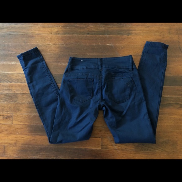 Jeans - Picture 8 of 9